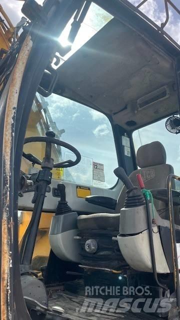 JCB JS 175 W  휠 굴삭기