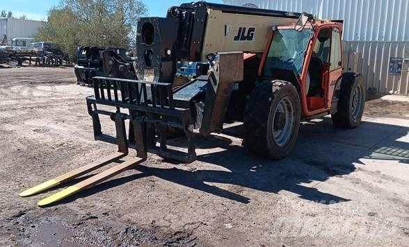 JLG 1055 텔러 핸들러