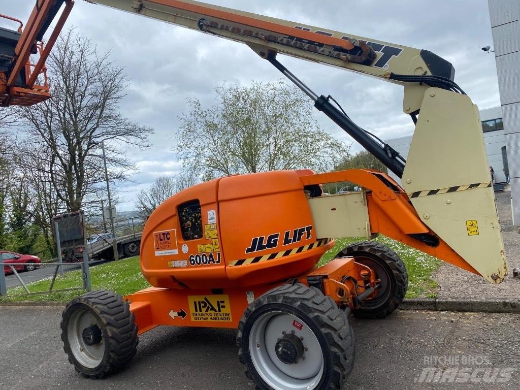JLG 600 AJ 관절형 전동이동 리프트