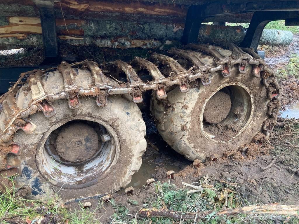 Komatsu 875 원목 포워더