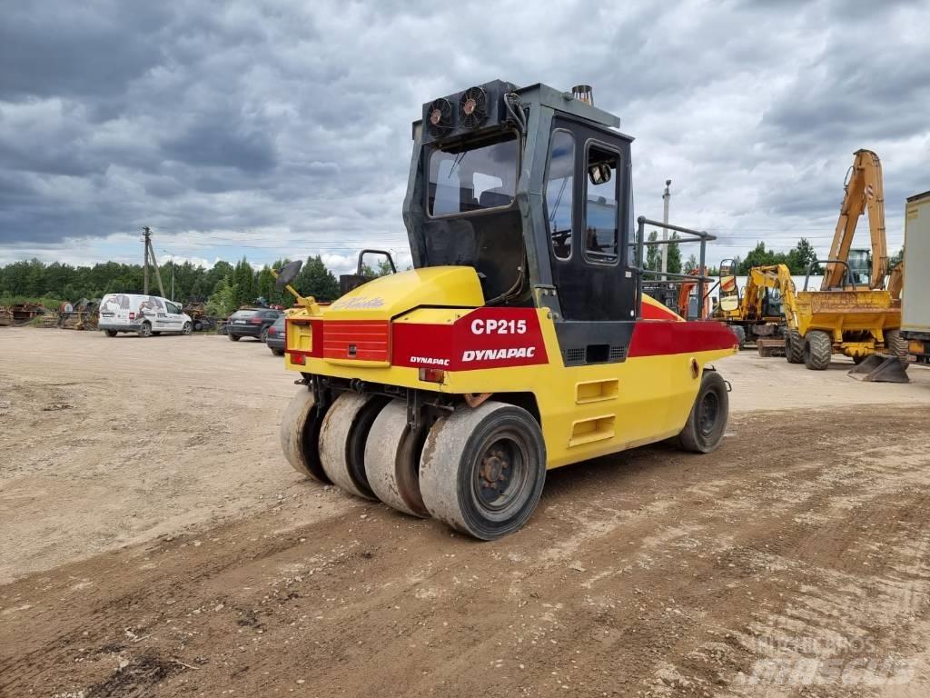 Dynapac CP 215 공기 타이어 롤러