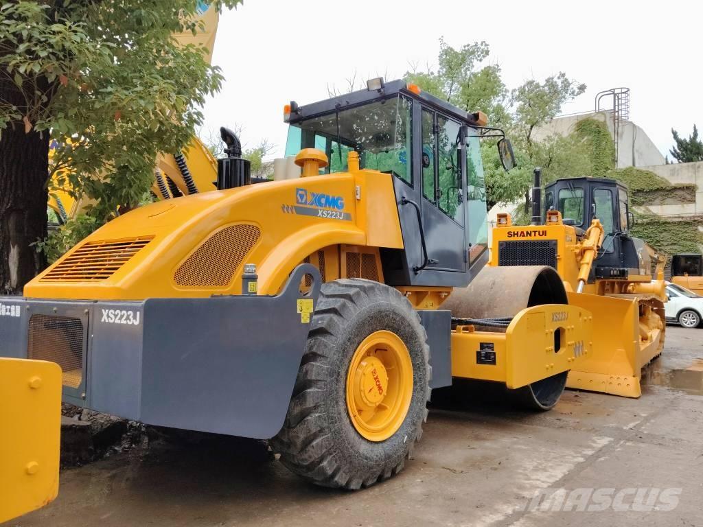 XCMG XS 223 J 싱글 드럼 롤러
