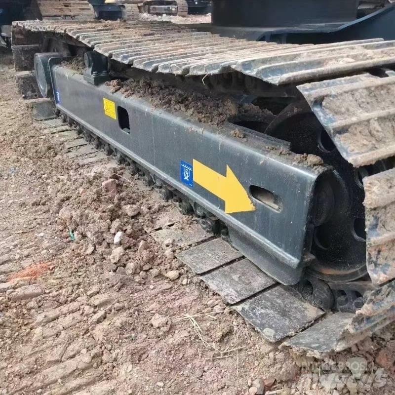 Komatsu PC 60 대형 굴삭기 29톤 이상