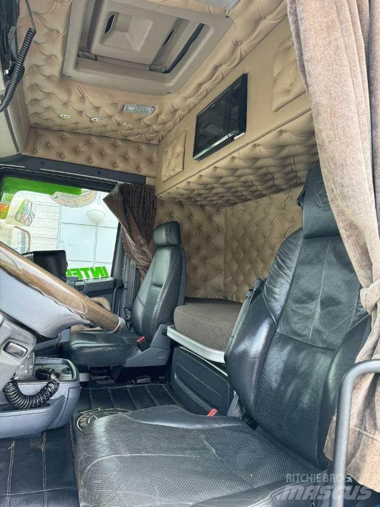 Scania R 520 LB8x4*4 훅 리프트 트럭