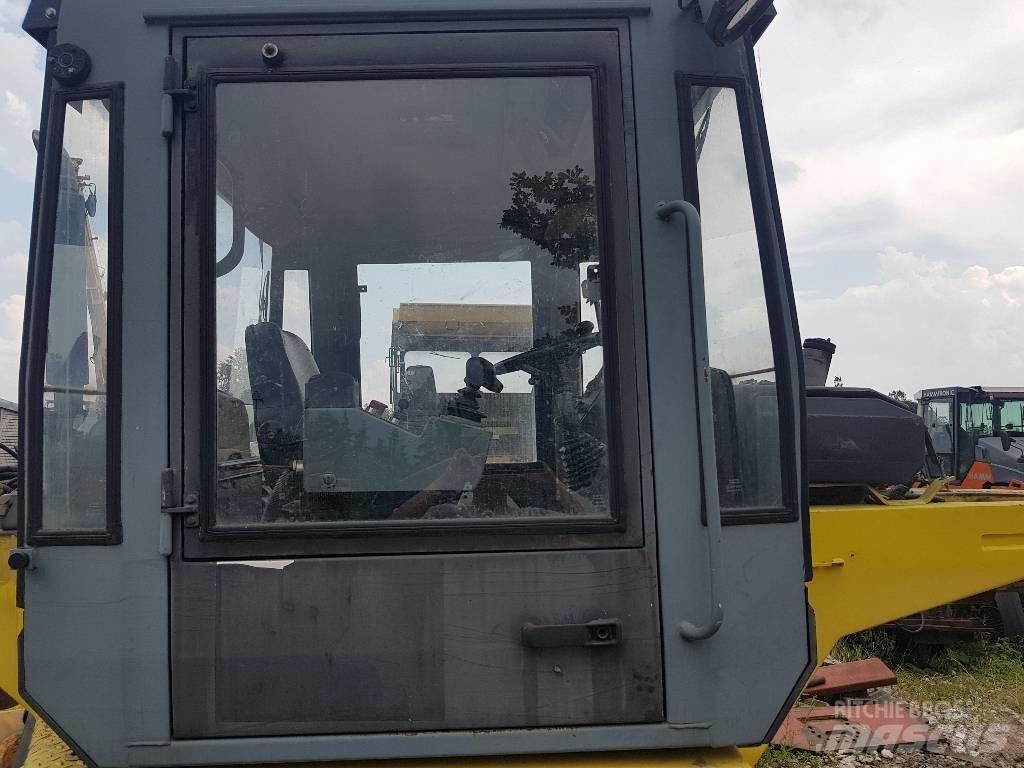 Bomag BW 184 AD 캐빈 및 인테리어
