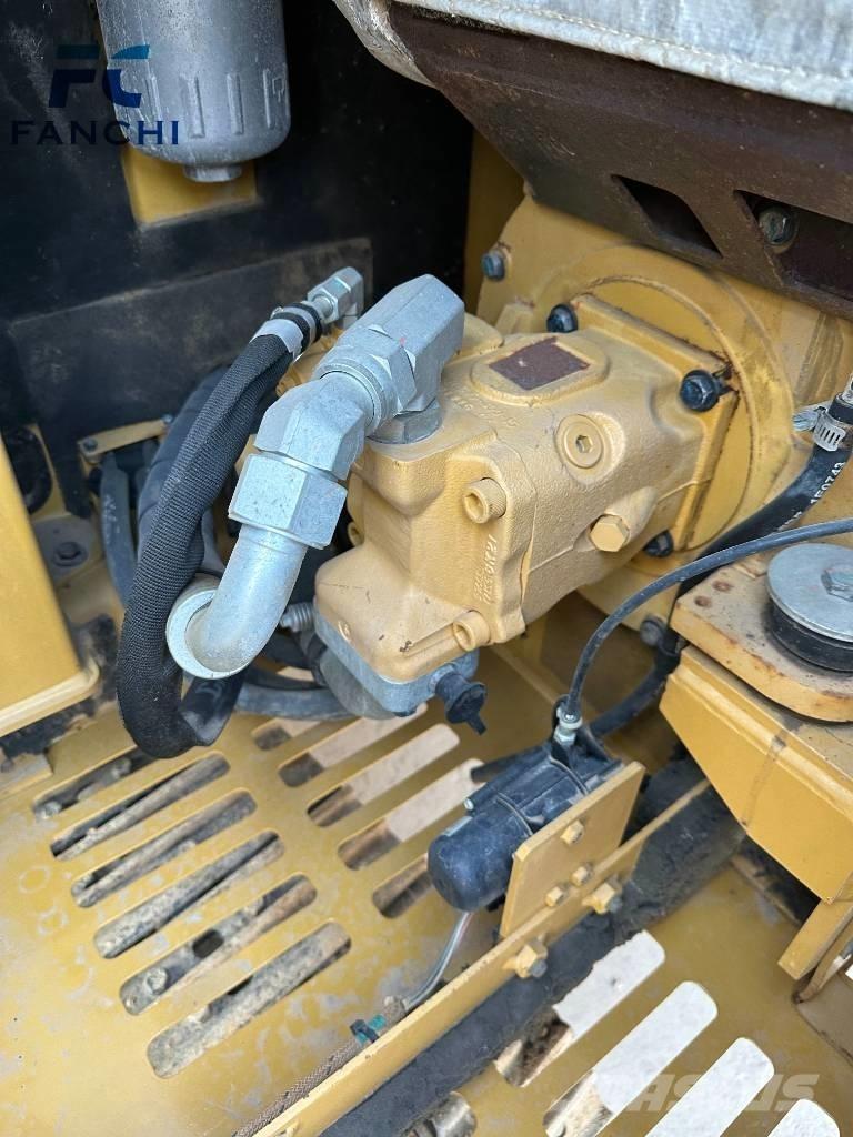 CAT 305.5e2 대형 굴삭기 29톤 이상