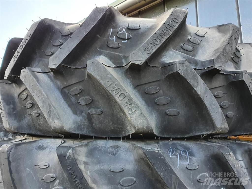 BKT 320/85R20 x2 타이어, 휠 및 림