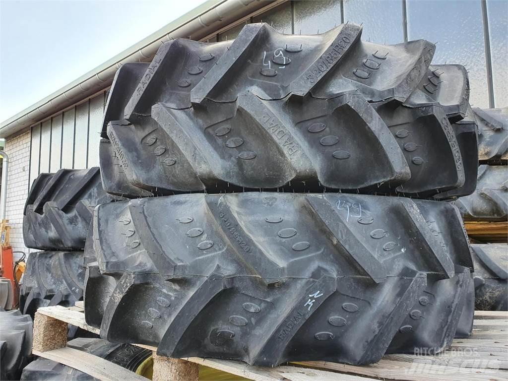 BKT 320/85R20 x2 타이어, 휠 및 림