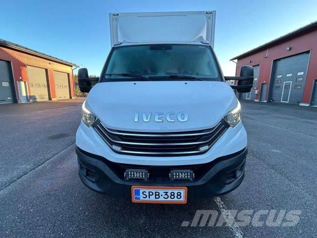Iveco Daily 패널 화물차