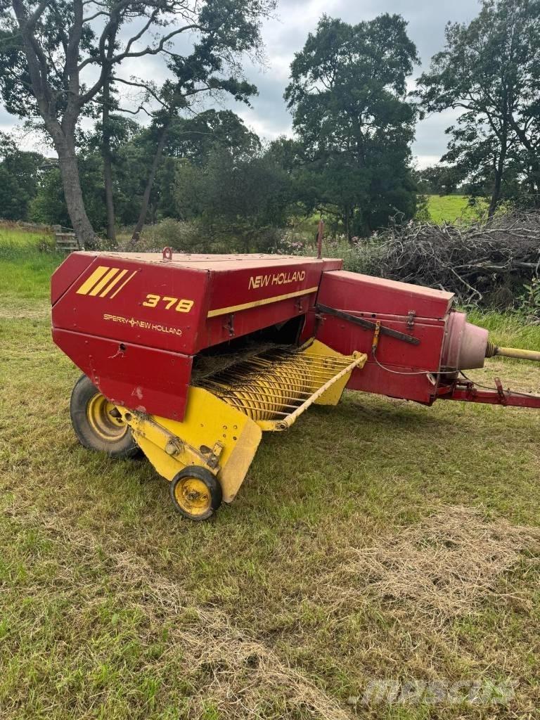 New Holland 378 각형 곤포기