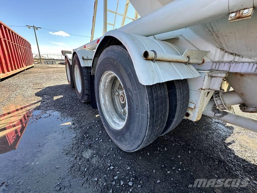 Fruehauf TR-90 탱커 트레일러