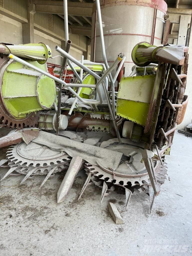 CLAAS RU 600 자동 초지기계