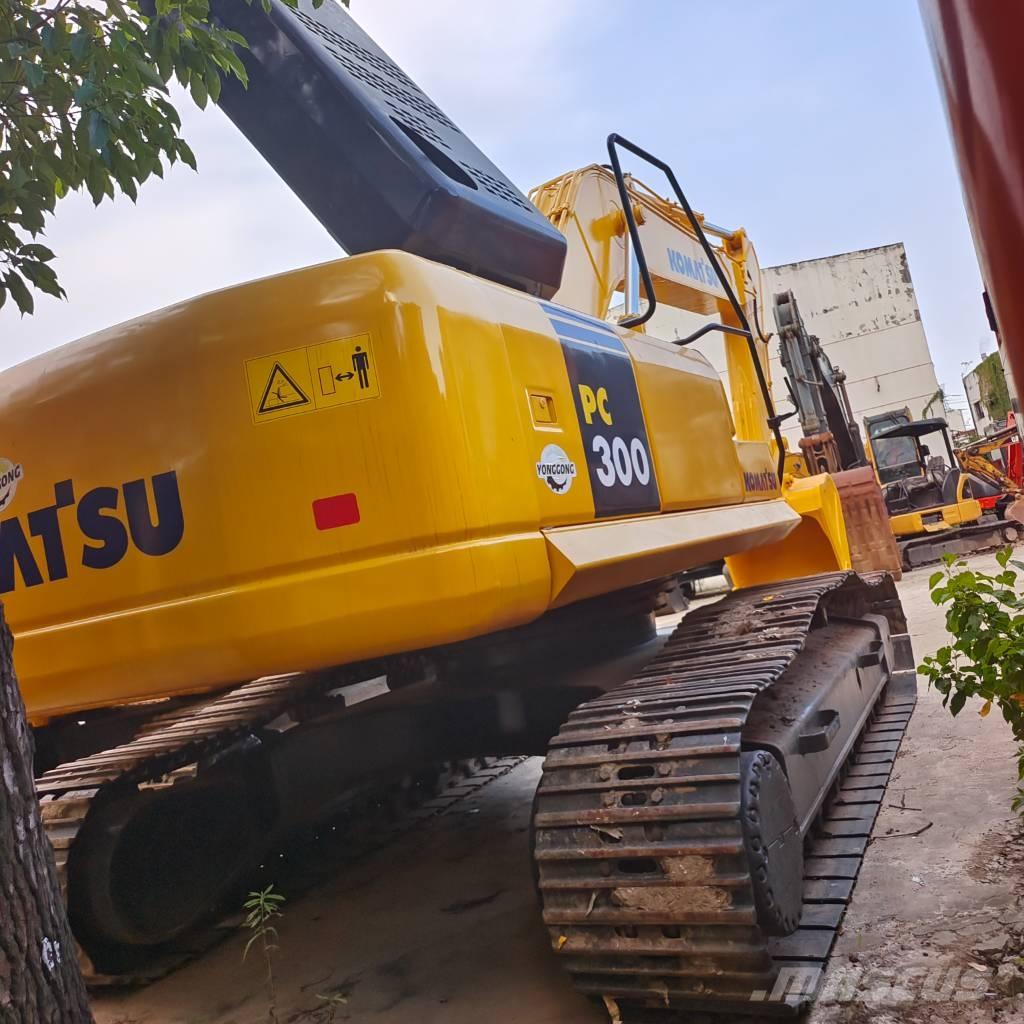 Komatsu PC 300 대형 굴삭기 29톤 이상