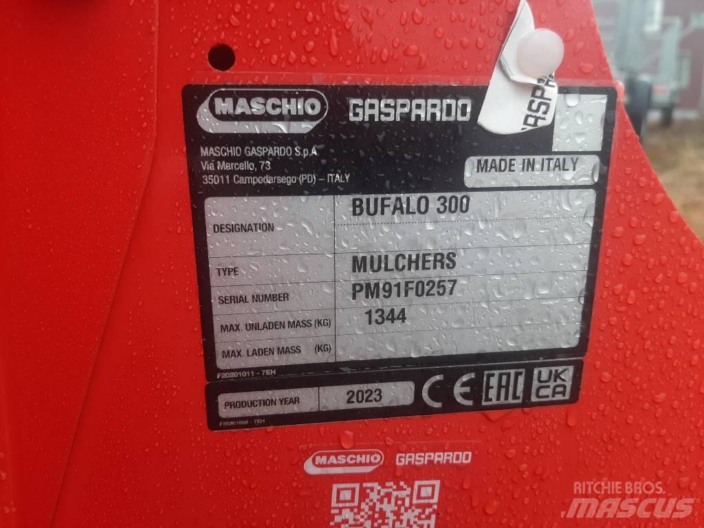 Maschio Buffalo 300 목장 제초기 및 토퍼