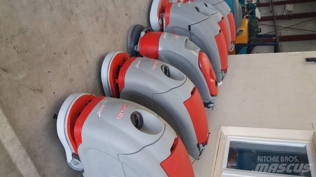  Autolaveuse Comac 도로 청소차
