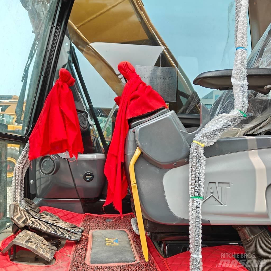CAT 323D 대형 굴삭기 29톤 이상
