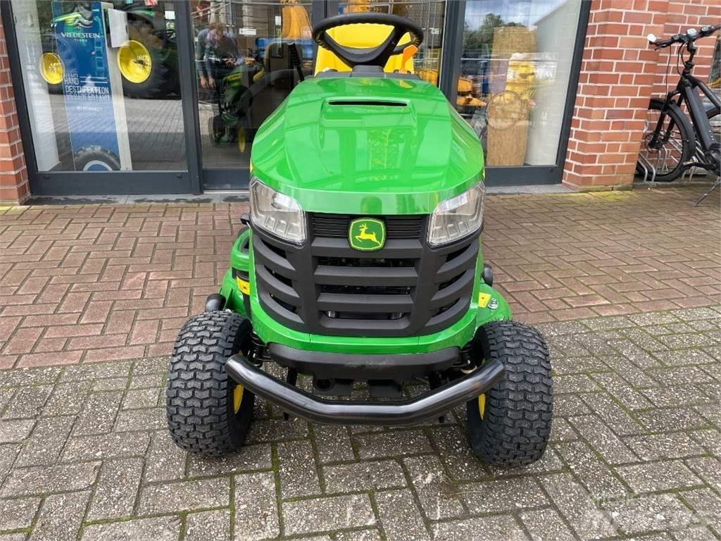 John Deere X167R 제초기