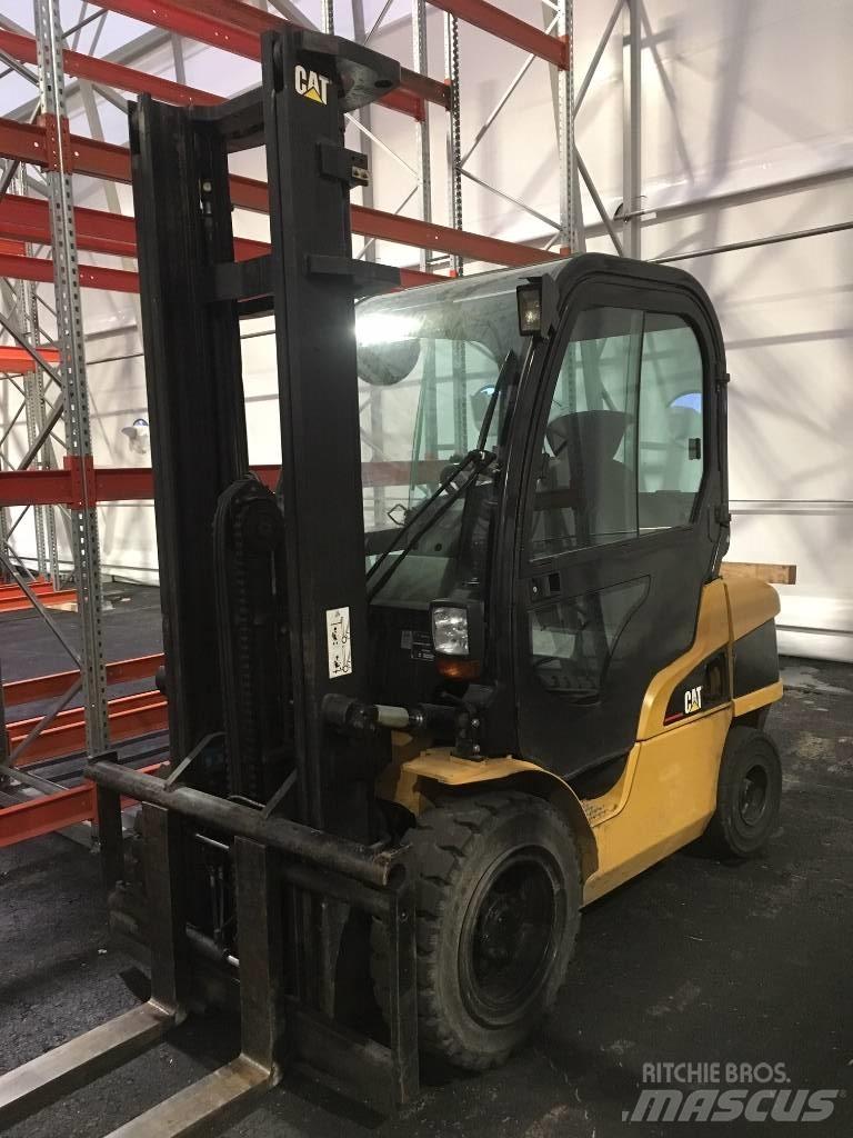 CAT DP 35 N 디젤 지게차