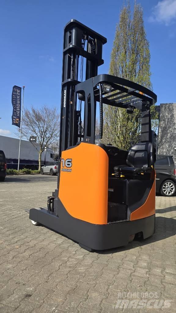 Doosan BR 16 JW-7 리치 트럭
