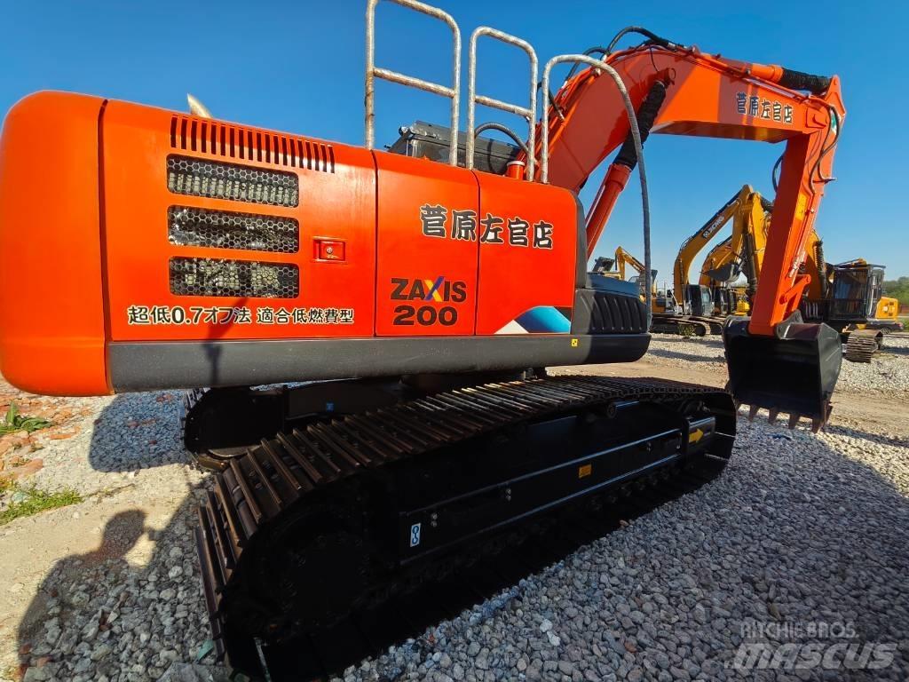 Hitachi ZX 200 대형 굴삭기 29톤 이상