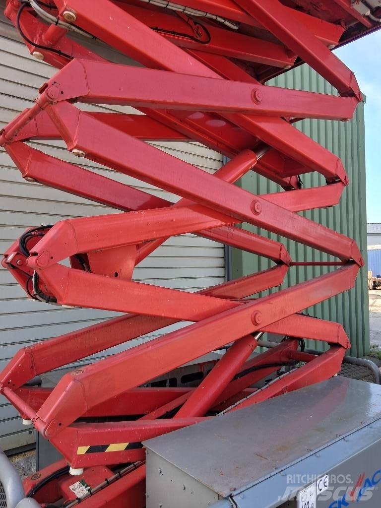 SkyJack SJ 6832 RT 가위형 리프트