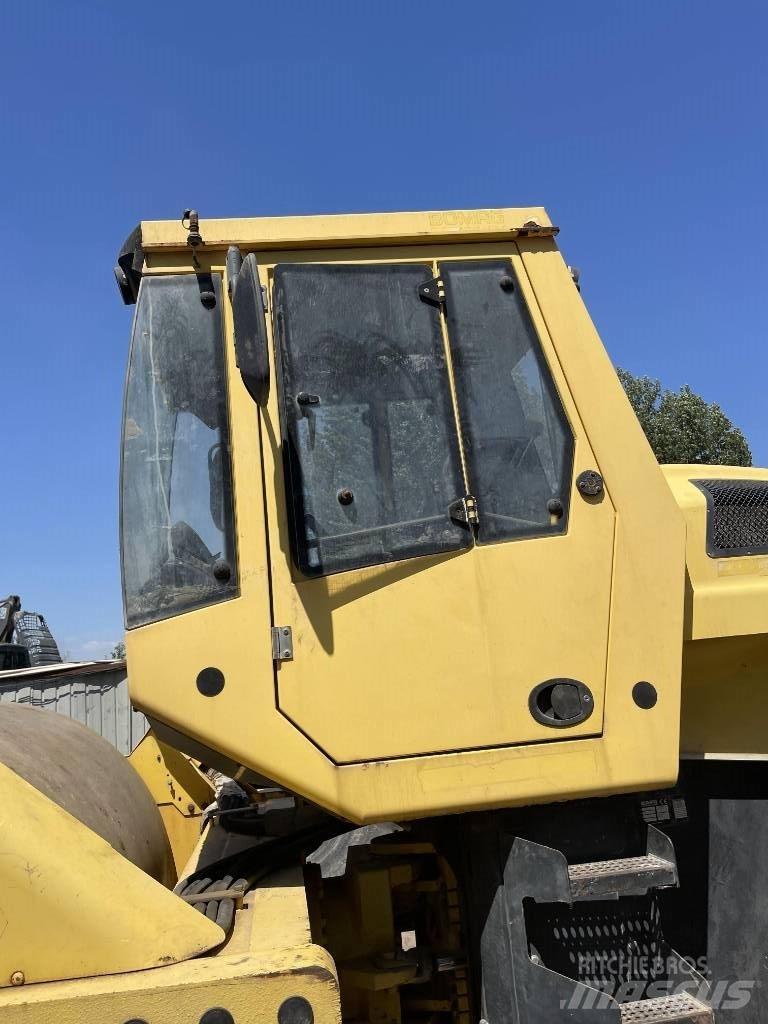 Bomag 226-4 싱글 드럼 롤러