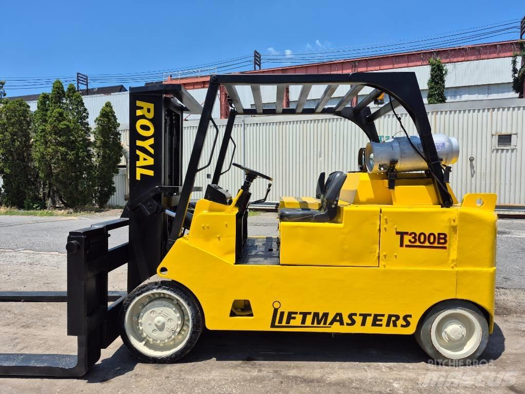 Royal T300B 험지용 트럭
