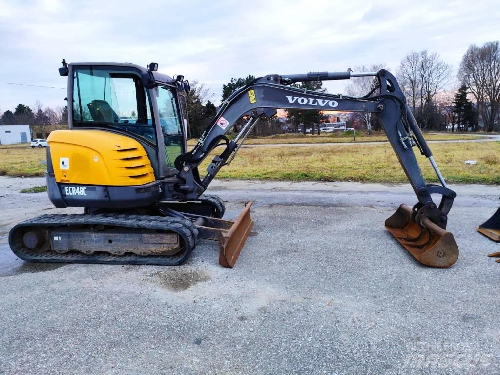 Volvo ECR 48 C 소형 굴삭기 7톤 미만