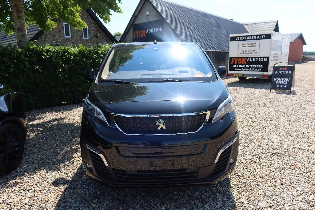 Peugeot E-Traveller 자동차