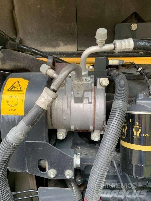 Komatsu PC88MR-8 대형 굴삭기 29톤 이상