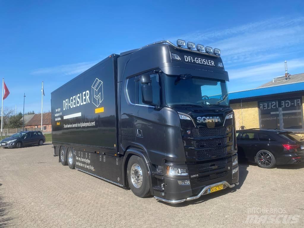 Scania S 520 탑차 트럭