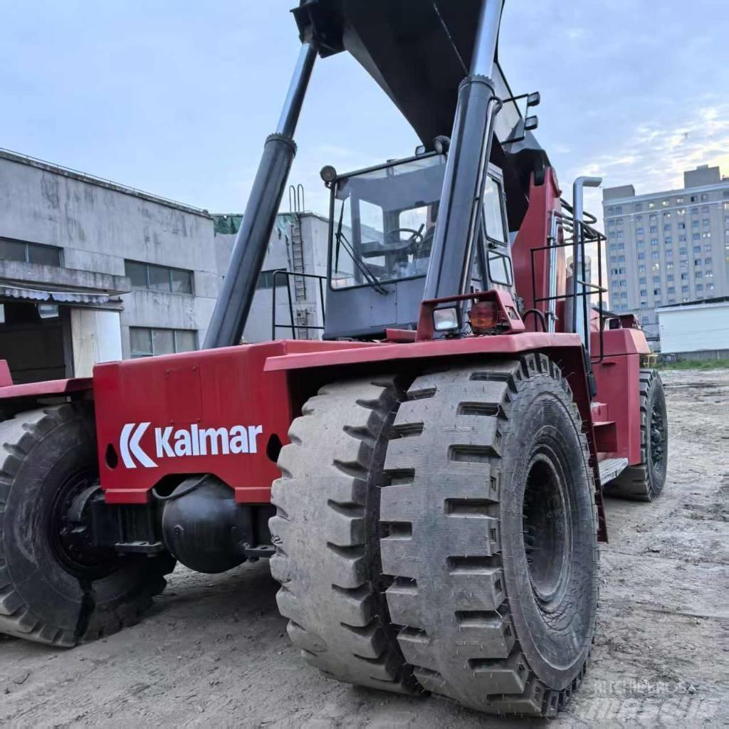 Kalmar DRF 450 리치 스태커