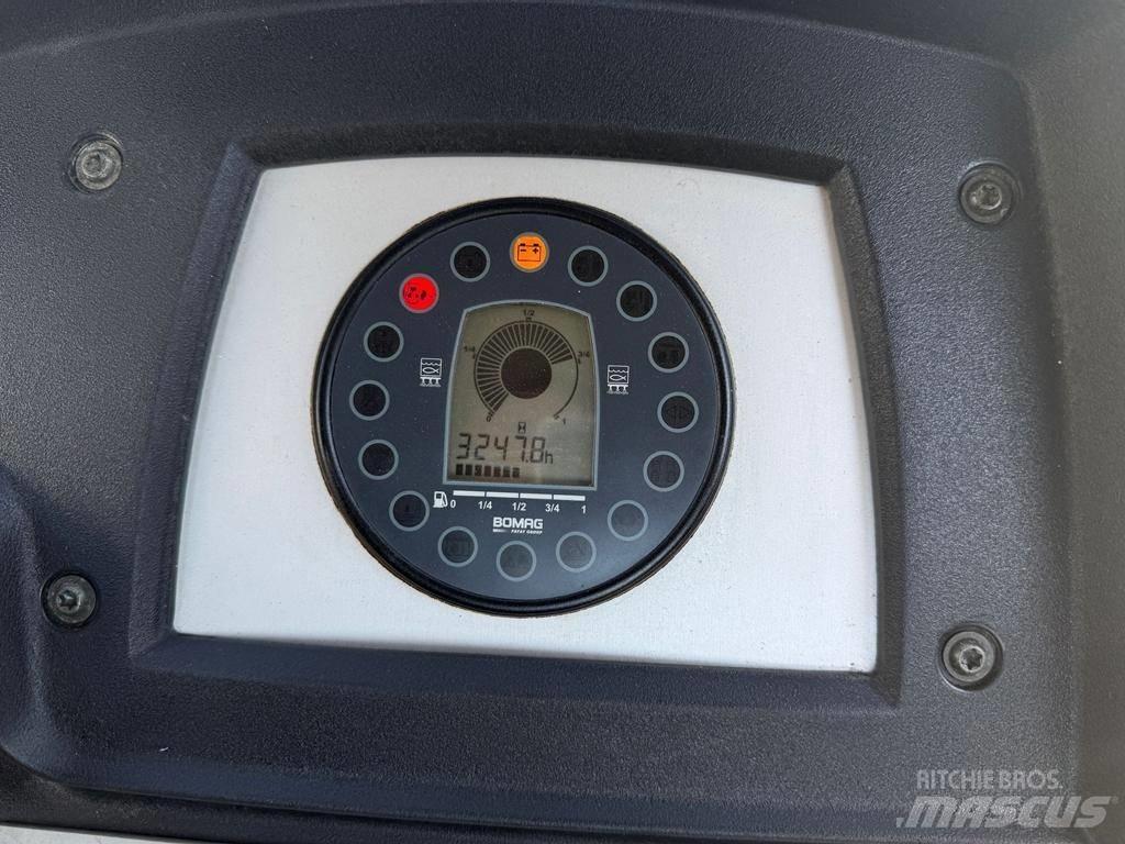 Bomag BW 154 AP-4 트윈 드럼 롤러
