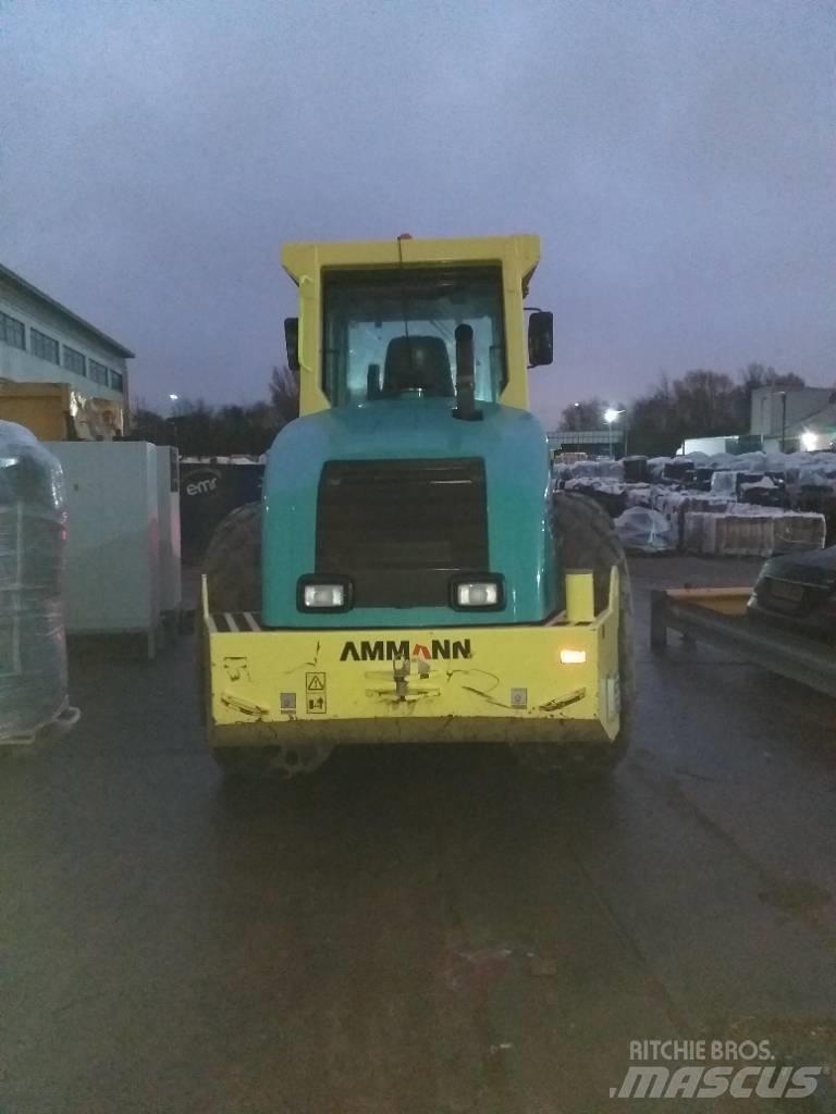 Ammann ASC 130 트윈 드럼 롤러