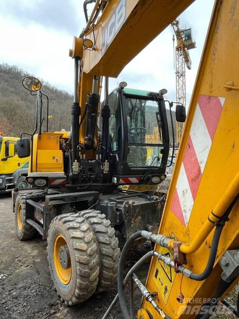 JCB JS 175 W  휠 굴삭기