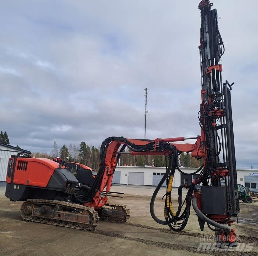 Sandvik DC 410 Ri 도로 굴착기