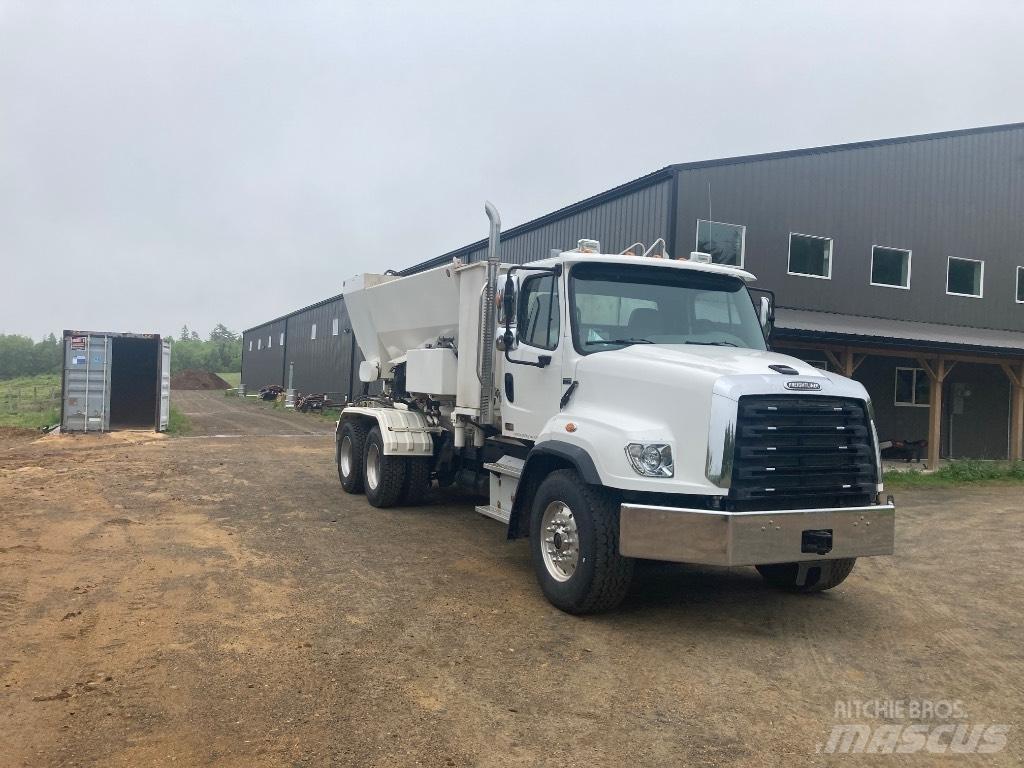 Freightliner SD 114 콘크리트 믹서트럭