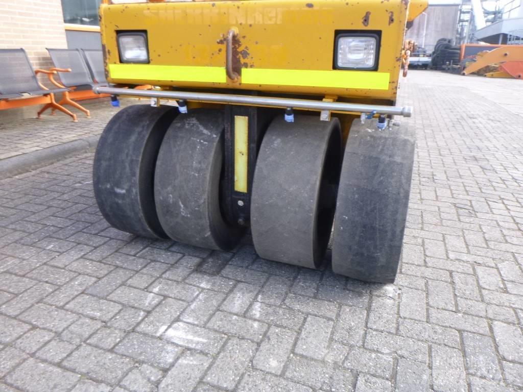 Sakai TS 160 공기 타이어 롤러