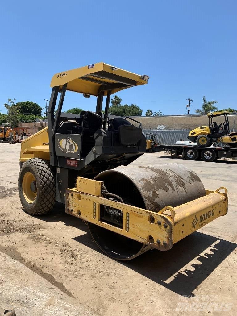 Bomag BW 177DH-50 싱글 드럼 롤러