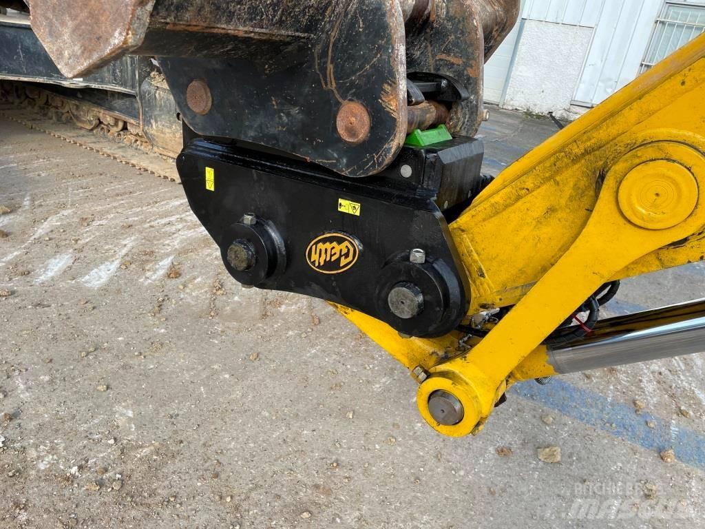Komatsu PC240LC-11E0 대형 굴삭기 29톤 이상