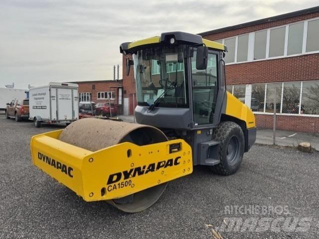 Dynapac CA1500D 싱글 드럼 롤러