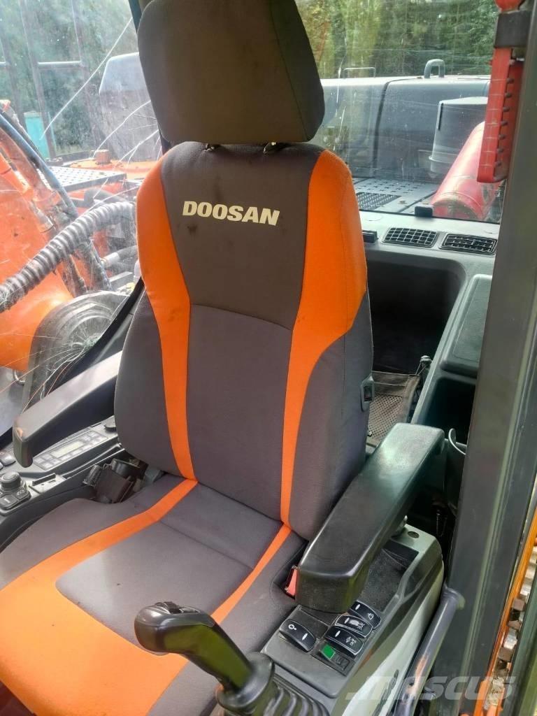 Doosan DX 300 LC 대형 굴삭기 29톤 이상