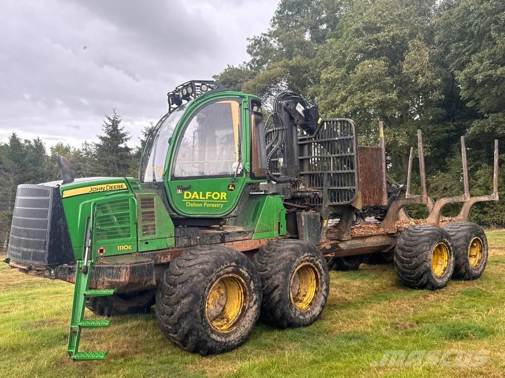 John Deere 1110 E 원목 포워더