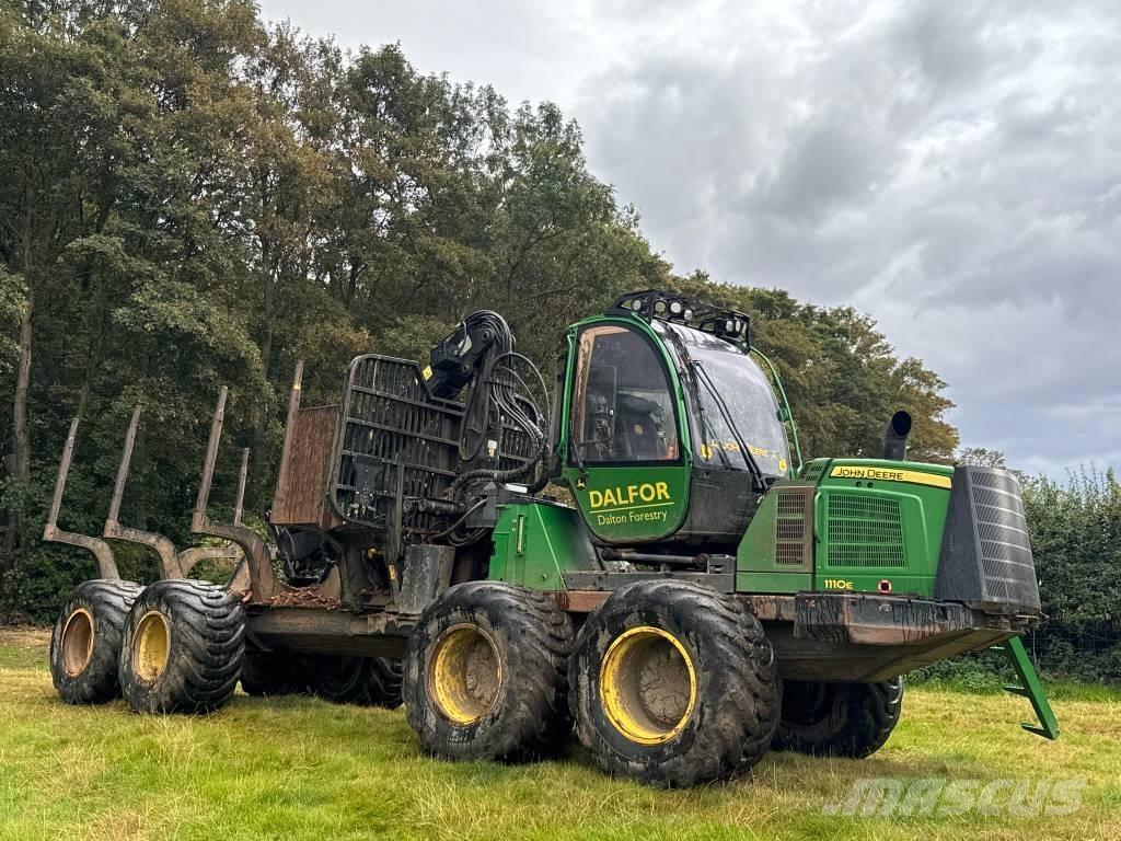 John Deere 1110 E 원목 포워더