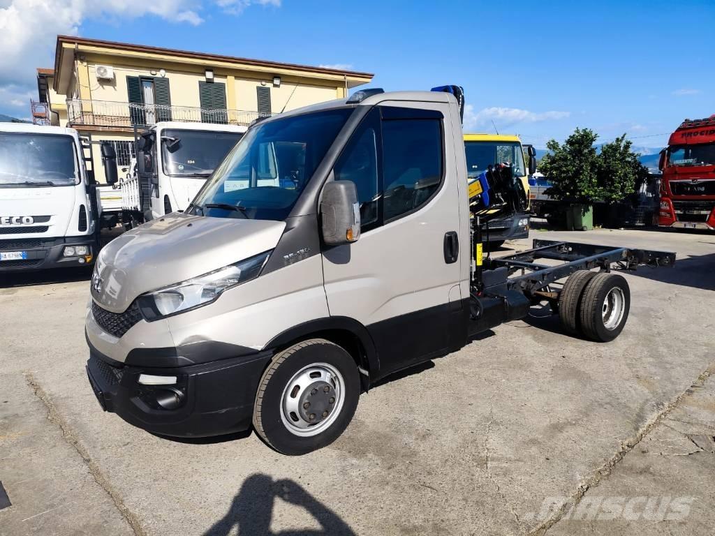 Iveco Daily 35-130 크레인 트럭