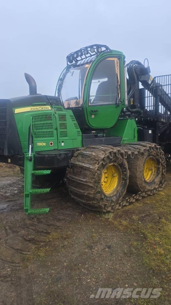 John Deere 1110 E 원목 포워더