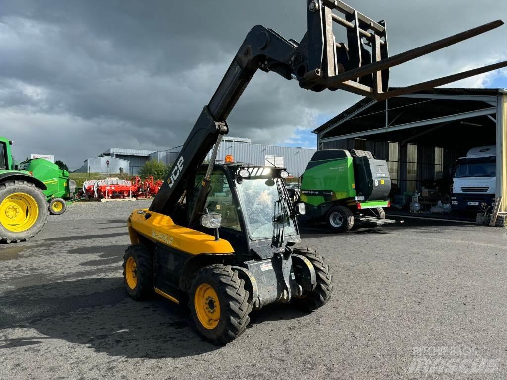 JCB 516 40 COMPACT 농업용 텔레 핸들러
