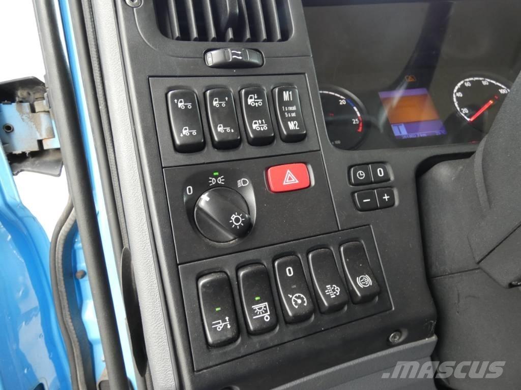 Scania P 250 커튼사이더 트럭
