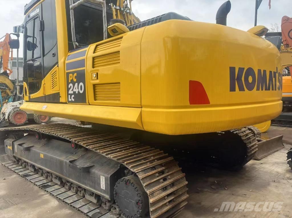 Komatsu PC 240 LC 대형 굴삭기 29톤 이상