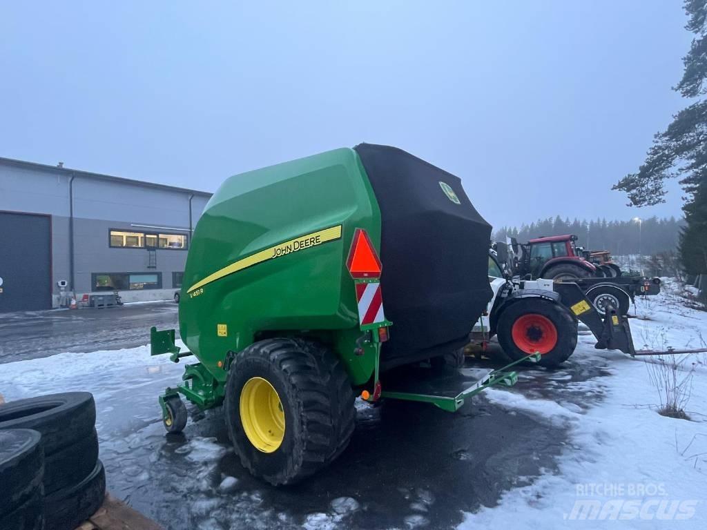 John Deere V451R 원형 곤포기